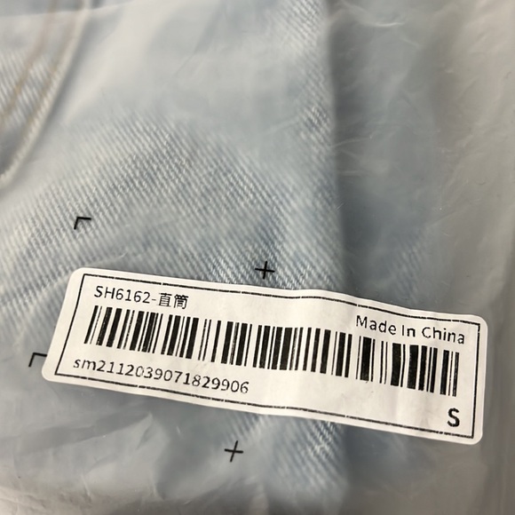 NIB - SHEIN Men Cotton Ripped Frayed Raw Hem Bermuda Denim Shorts - Small - Picture 12 of 12